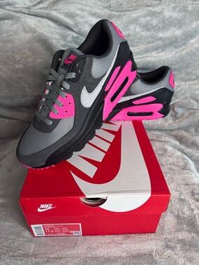 New in Box 👟 Nike Men’s Air Max 90 - Grey & Hot Pink